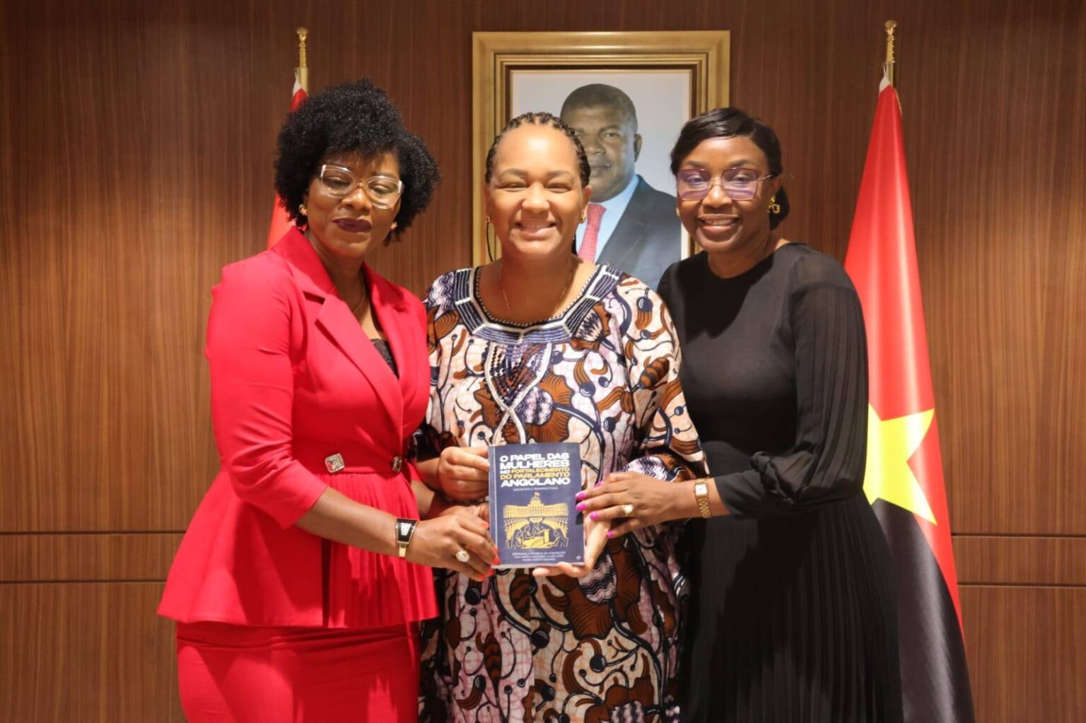 VICE PRESIDENTE DO MPLA RECEBE DEPUTADAS AUTORAS DE OBRAS SOBRE vice-presidente-do-mpla-recebe-deputadas-autoras-de-obras-sobre