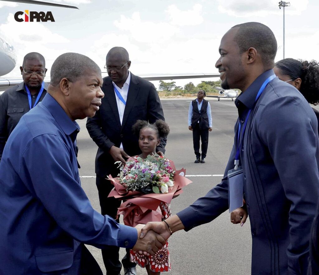 PRESIDENTE DA REPÚBLICA TRABALHA NO MOXICO LESTE - MPLA